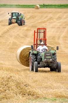 Strohballentransport